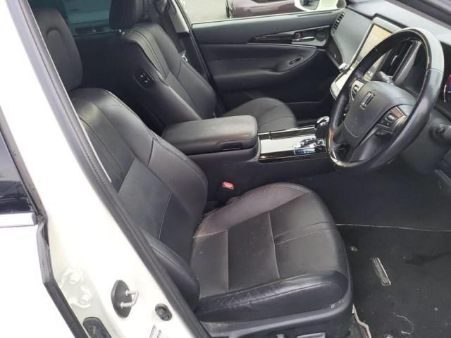 TOYOTA CROWN SEDAN HYBRID 2018 Image 31