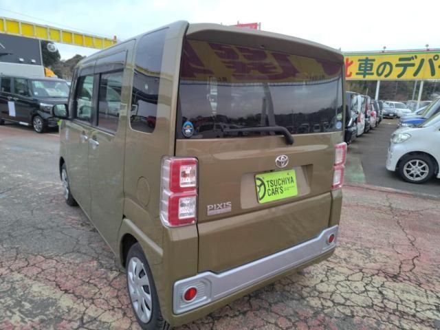 TOYOTA PIXIS MEGA 2016 Image 31