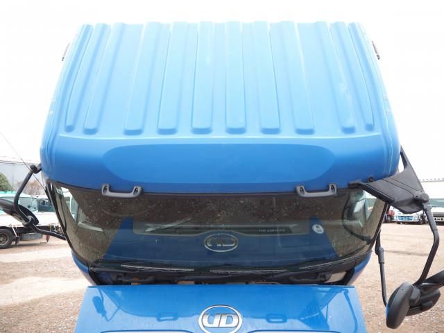 NISSAN DIESEL QUON 2014 Image 31