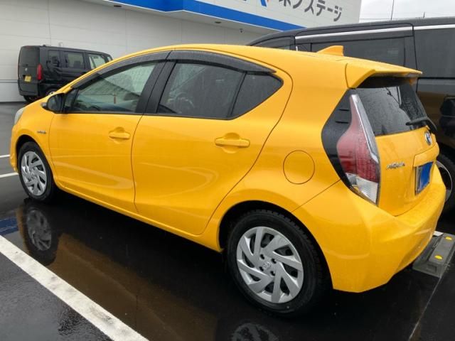 TOYOTA AQUA 2015 Image 31