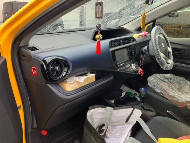 TOYOTA AQUA 2015 Image 31