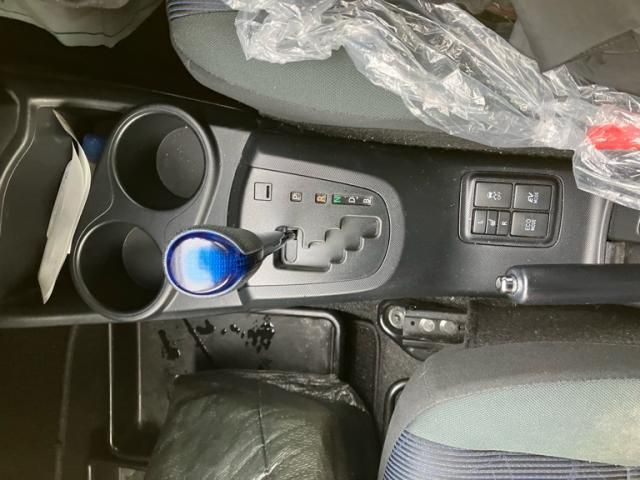 TOYOTA AQUA 2015 Image 31