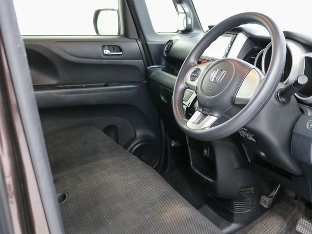 HONDA N BOX 2015 Image 31