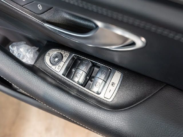 MERCEDES BENZ E CLAS 2022 Image 31