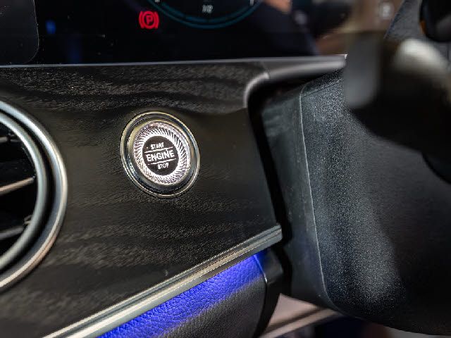 MERCEDES BENZ E CLAS 2022 Image 31