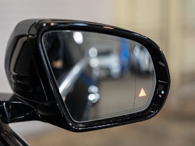 MERCEDES BENZ E CLAS 2022 Image 31