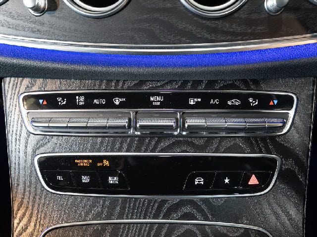 MERCEDES BENZ E CLAS 2022 Image 31