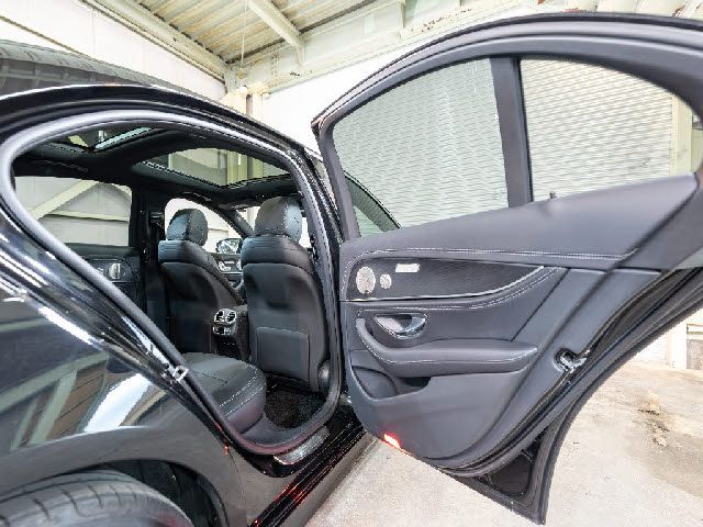 MERCEDES BENZ E CLAS 2022 Image 31