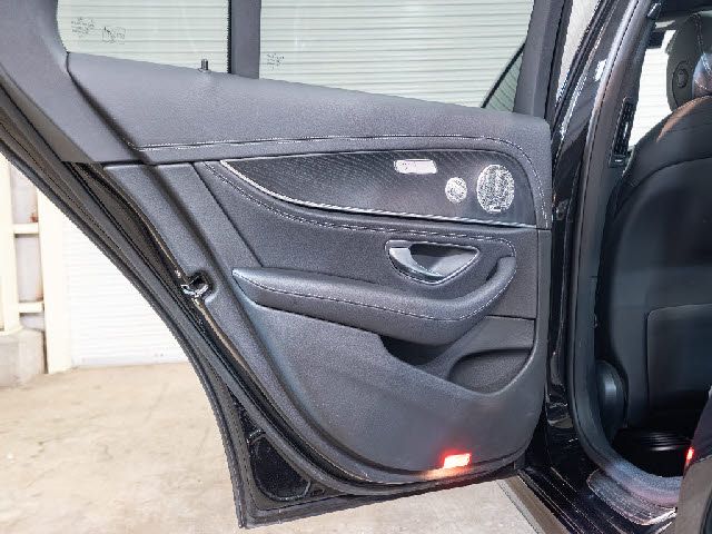 MERCEDES BENZ E CLAS 2022 Image 31