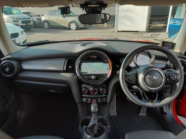 BMW MINI COOPER D 2019 Image 31