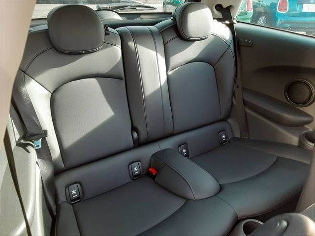 BMW MINI COOPER D 2019 Image 31