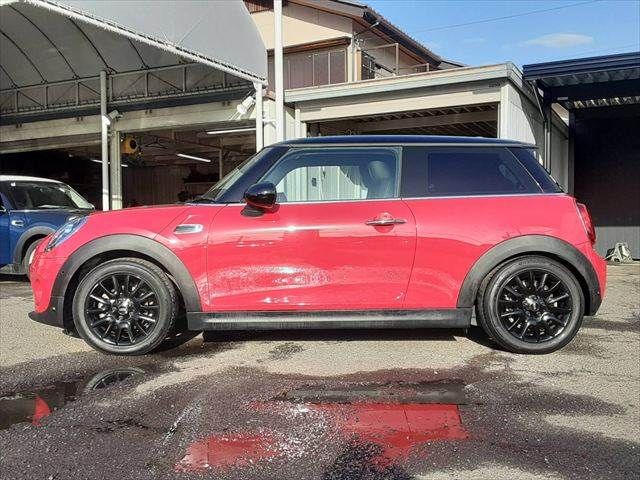 BMW MINI COOPER D 2019 Image 31