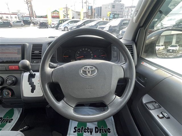 TOYOTA HIACE VAN 4WD 2015 Image 31