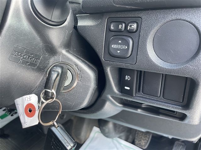 TOYOTA HIACE VAN 4WD 2015 Image 31