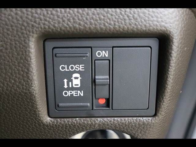 HONDA N-BOX 2023 Image 31