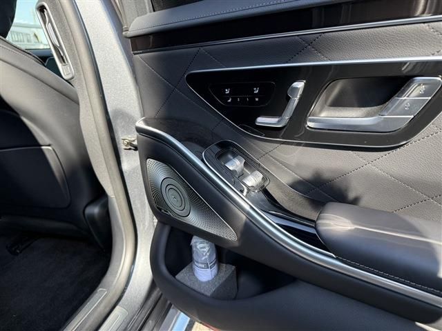 MERCEDES BENZ S CLAS 2025 Image 31