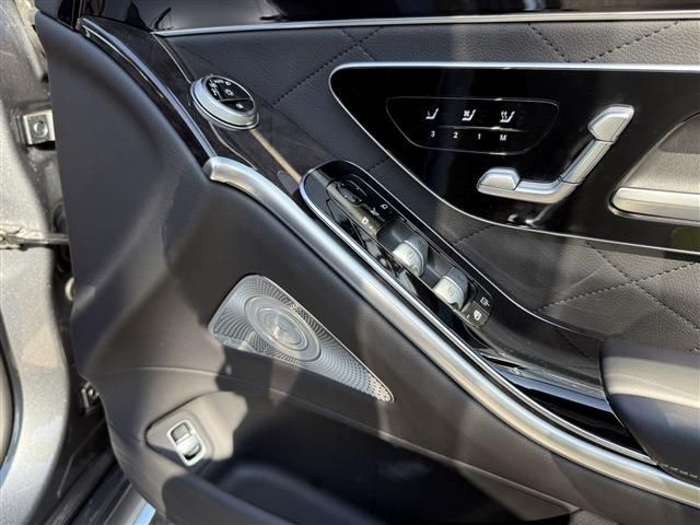 MERCEDES BENZ S CLAS 2025 Image 31