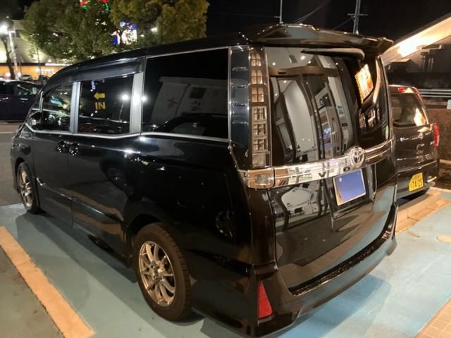 TOYOTA VOXY 2015 Image 31