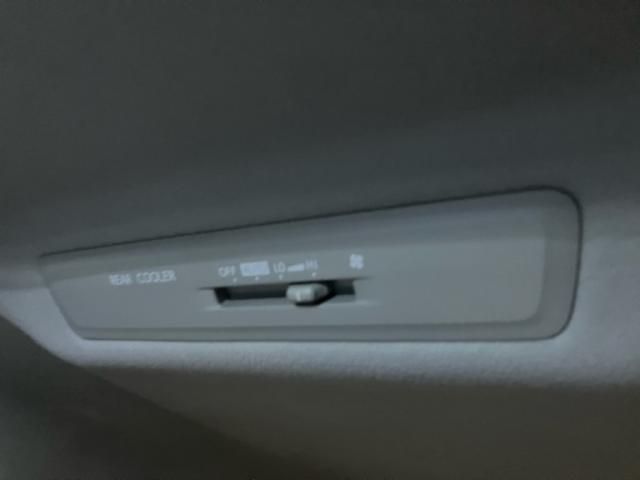 TOYOTA VOXY 2015 Image 31