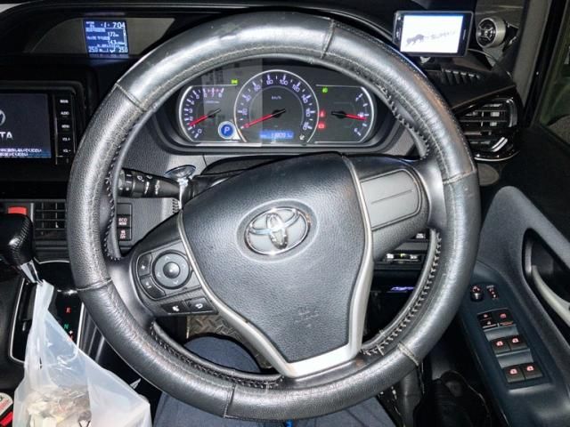 TOYOTA VOXY 2015 Image 31