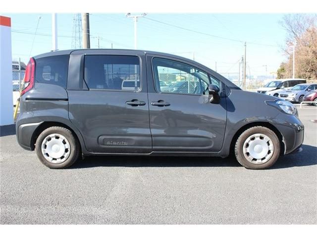 TOYOTA SIENTA HYBRID 2023 Image 31