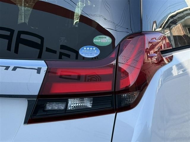 TOYOTA ALPHARD HYBRID 4WD 2017 Image 31