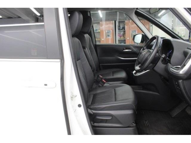 TOYOTA NOAH HYBRID 2022 Image 31