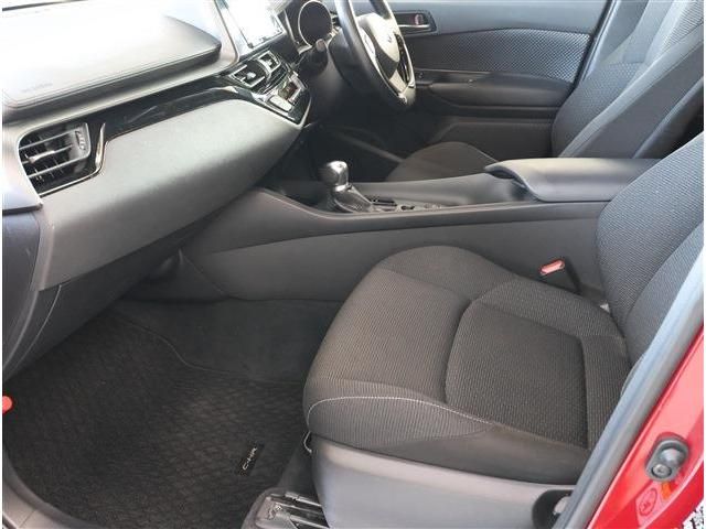 TOYOTA C-HR 2019 Image 31