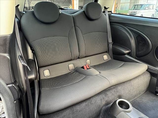 BMW MINI COOPER S 2011 Image 31