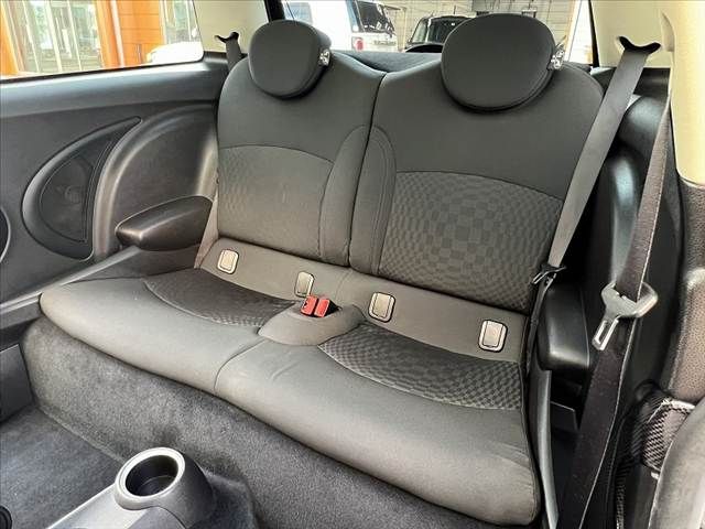 BMW MINI COOPER S 2011 Image 31