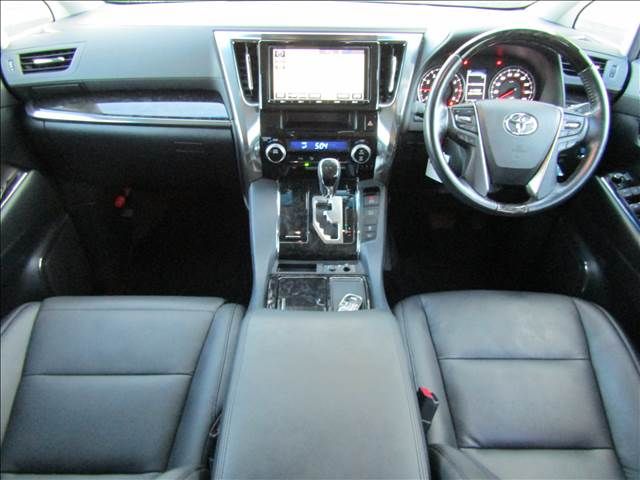 TOYOTA VELLFIRE 2018 Image 31