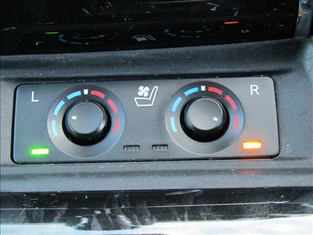 TOYOTA VELLFIRE 2018 Image 31