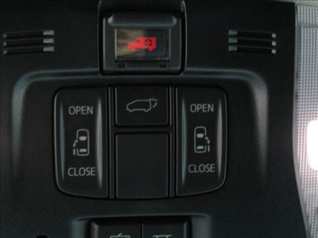 TOYOTA VELLFIRE 2018 Image 31