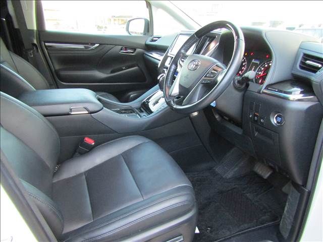 TOYOTA VELLFIRE 2018 Image 31