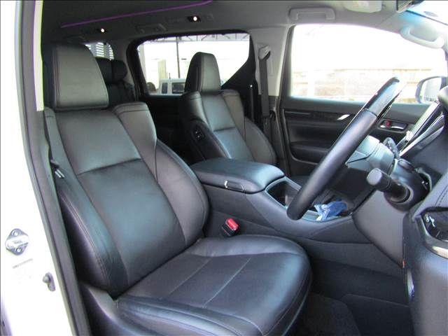 TOYOTA VELLFIRE 2018 Image 31