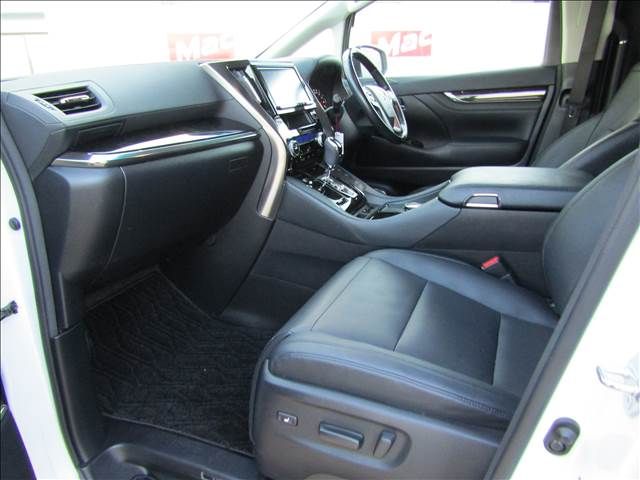 TOYOTA VELLFIRE 2018 Image 31