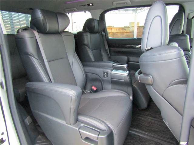 TOYOTA VELLFIRE 2018 Image 31