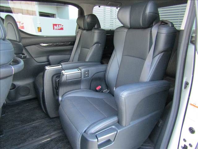 TOYOTA VELLFIRE 2018 Image 31