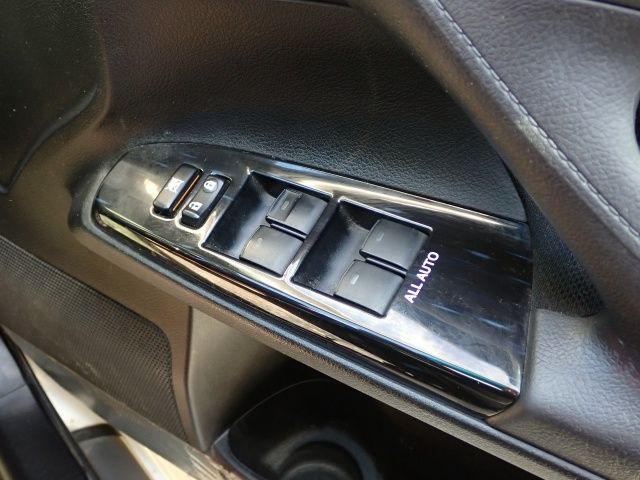 TOYOTA MARK X 2013 Image 31