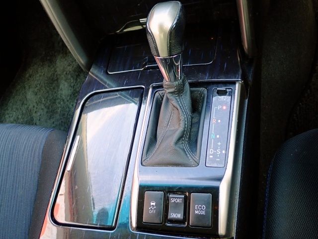 TOYOTA MARK X 2013 Image 31