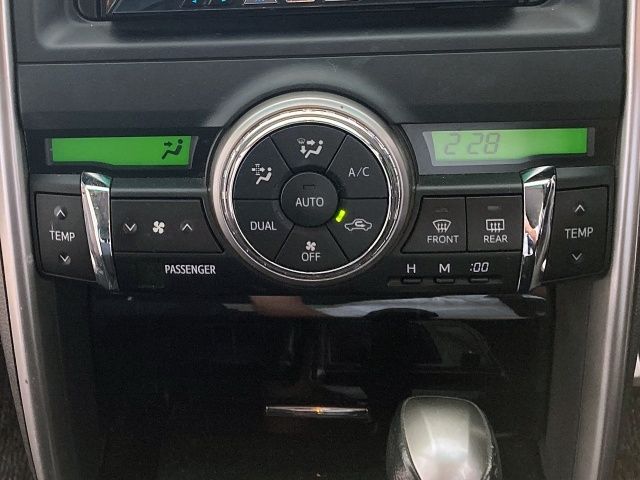 TOYOTA MARK X 2013 Image 31