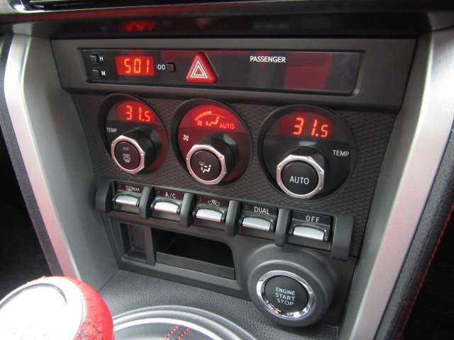 TOYOTA 86 2012 Image 31