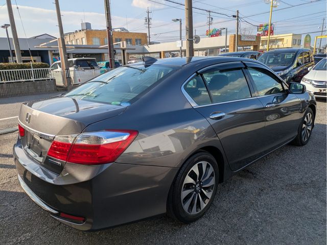 HONDA ACCORD HYBRID 2014 Image 31