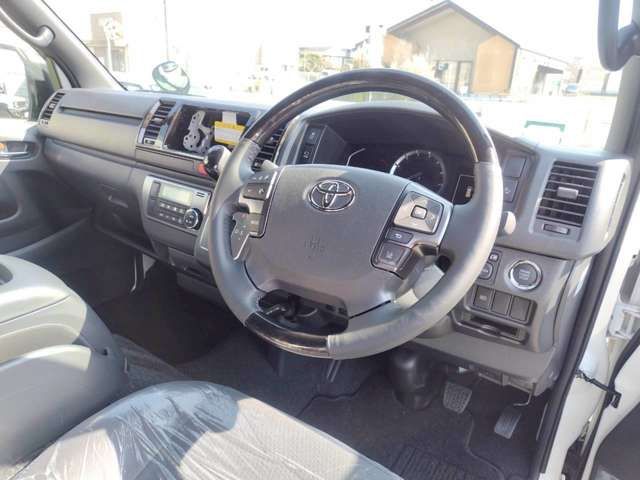 TOYOTA HIACE VAN 2WD 2025 Image 31