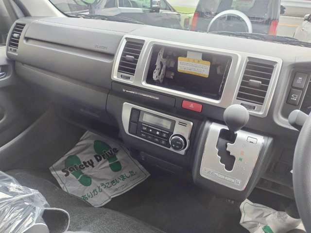 TOYOTA HIACE VAN 2WD 2025 Image 31