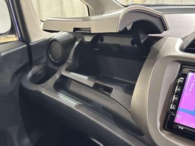 HONDA FIT HYBRID 2011 Image 31