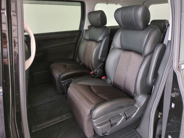 NISSAN ELGRAND 2018 Image 31