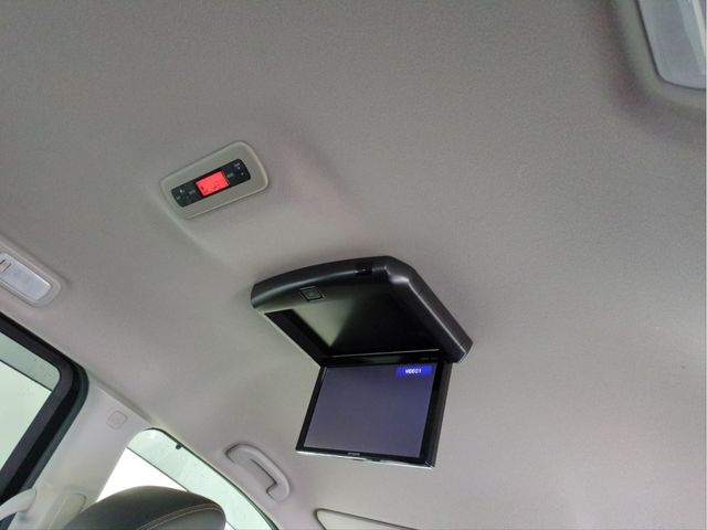 NISSAN ELGRAND 2018 Image 31