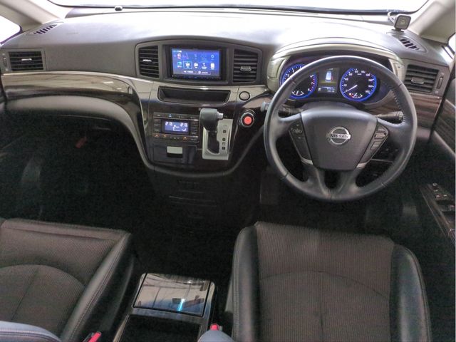 NISSAN ELGRAND 2018 Image 31