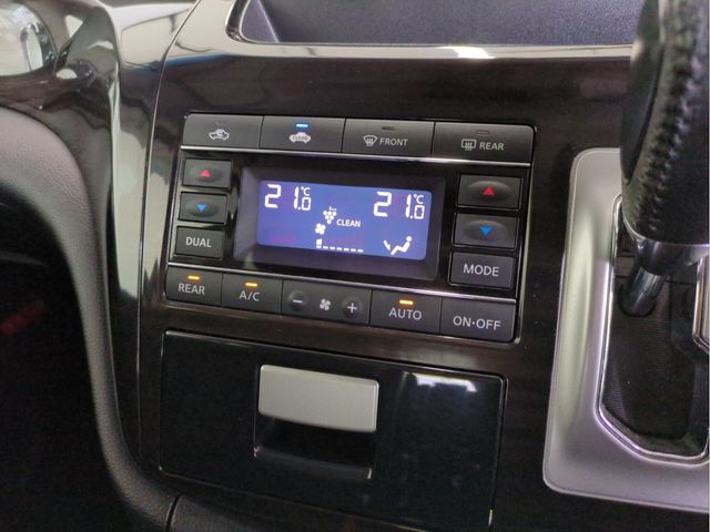 NISSAN ELGRAND 2018 Image 31